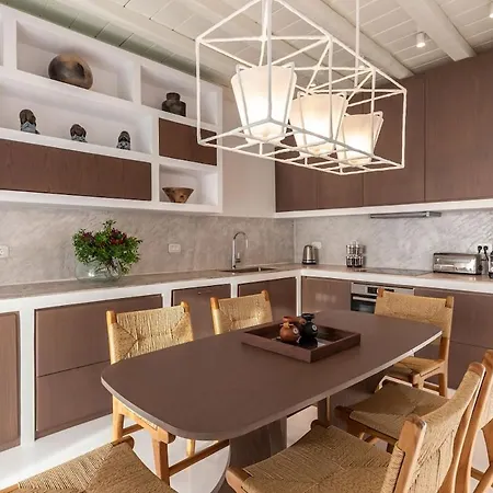 Macaro With Direct Access Vila