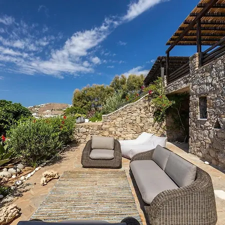 Macaro With Direct Access Vila